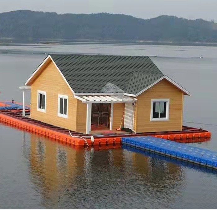 水上浮桥木屋